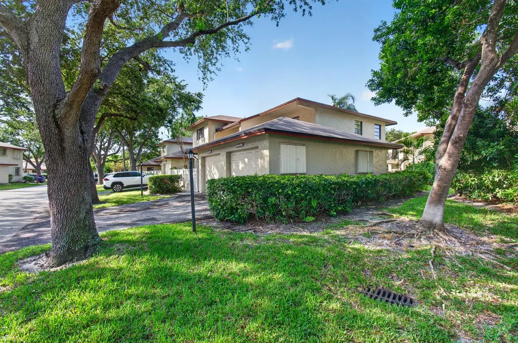 3951 NE 19th Road Pompano Beach FL 33064