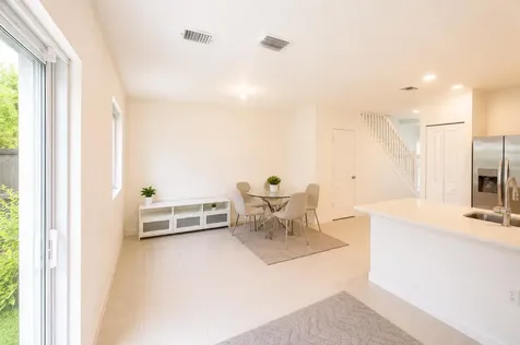 5085 SW 37th Street West Park FL 33023