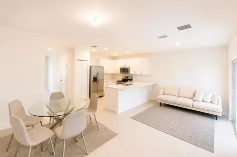 5085 SW 37th Street West Park FL 33023