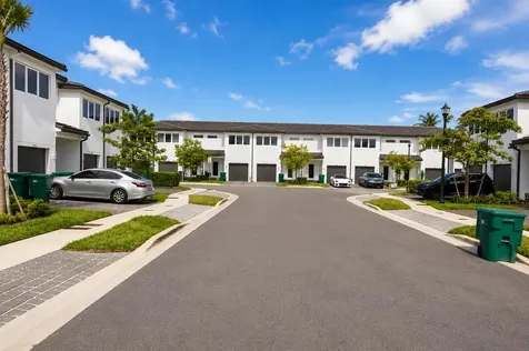 5085 SW 37th Street West Park FL 33023