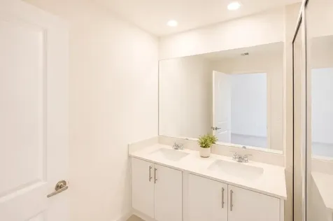 5085 SW 37th Street West Park FL 33023