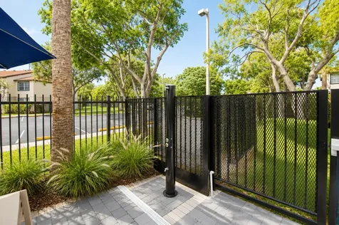 5085 SW 37th Street West Park FL 33023
