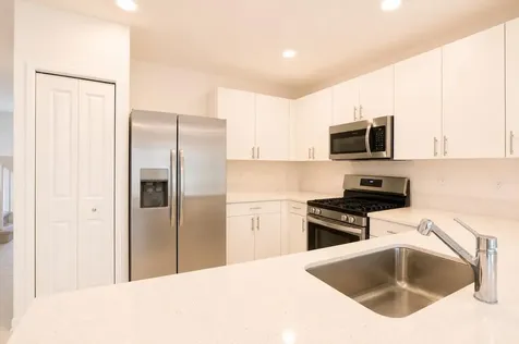 5085 SW 37th Street West Park FL 33023