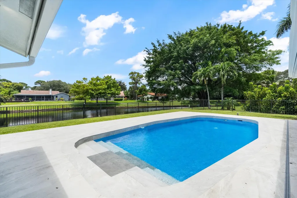 2413 NW 26th Street Boca Raton FL 33431