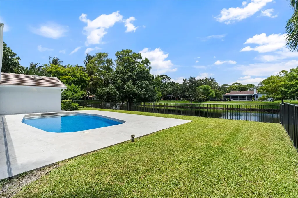 2413 NW 26th Street Boca Raton FL 33431