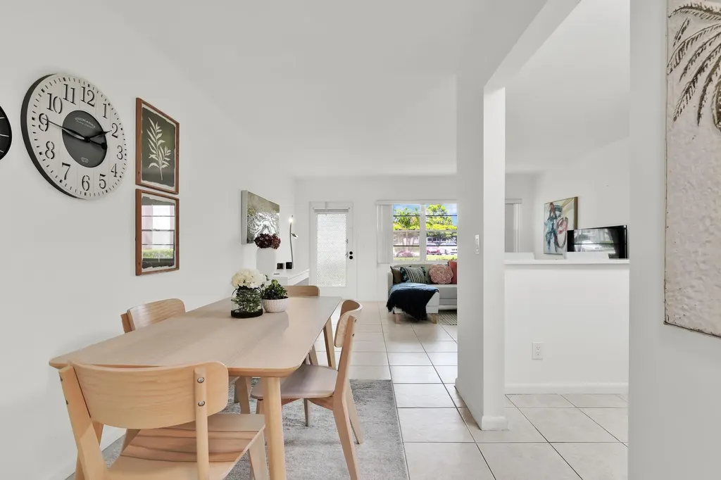 175 Fanshaw E Boca Raton FL 33434