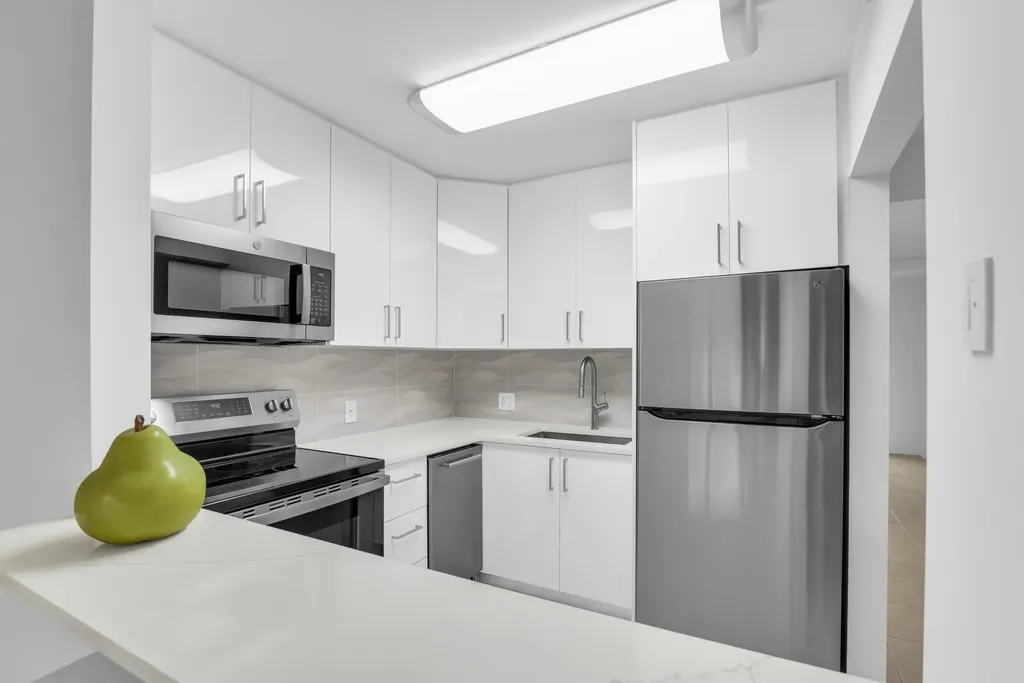175 Fanshaw E Boca Raton FL 33434