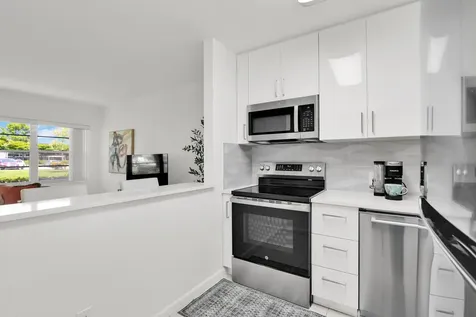 175 Fanshaw E Boca Raton FL 33434