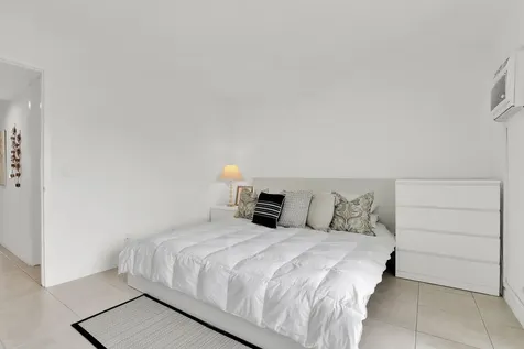 175 Fanshaw E Boca Raton FL 33434