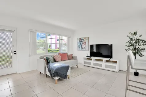 175 Fanshaw E Boca Raton FL 33434