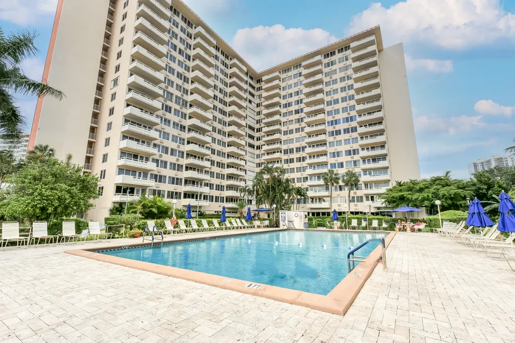 3233 NE 34th Street Fort Lauderdale FL 33308