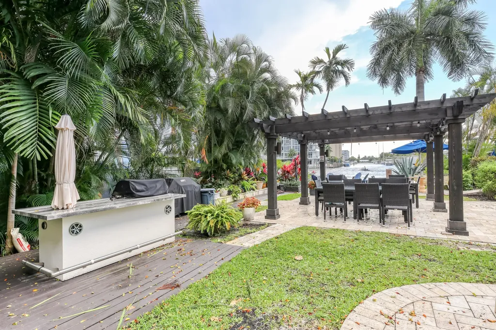 3233 NE 34th Street Fort Lauderdale FL 33308