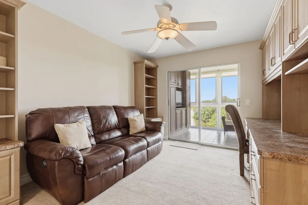 4037 Ainslie C Boca Raton FL 33434