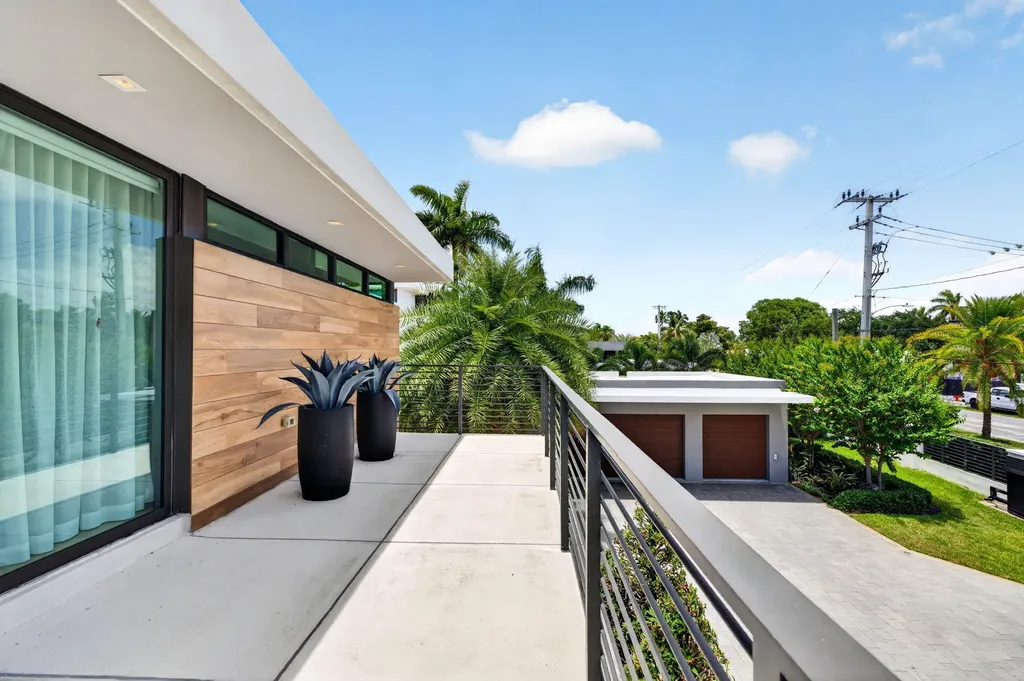1529 Middle River Drive Fort Lauderdale FL 33304