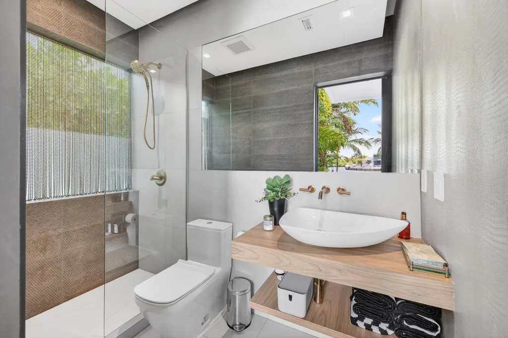 1529 Middle River Drive Fort Lauderdale FL 33304