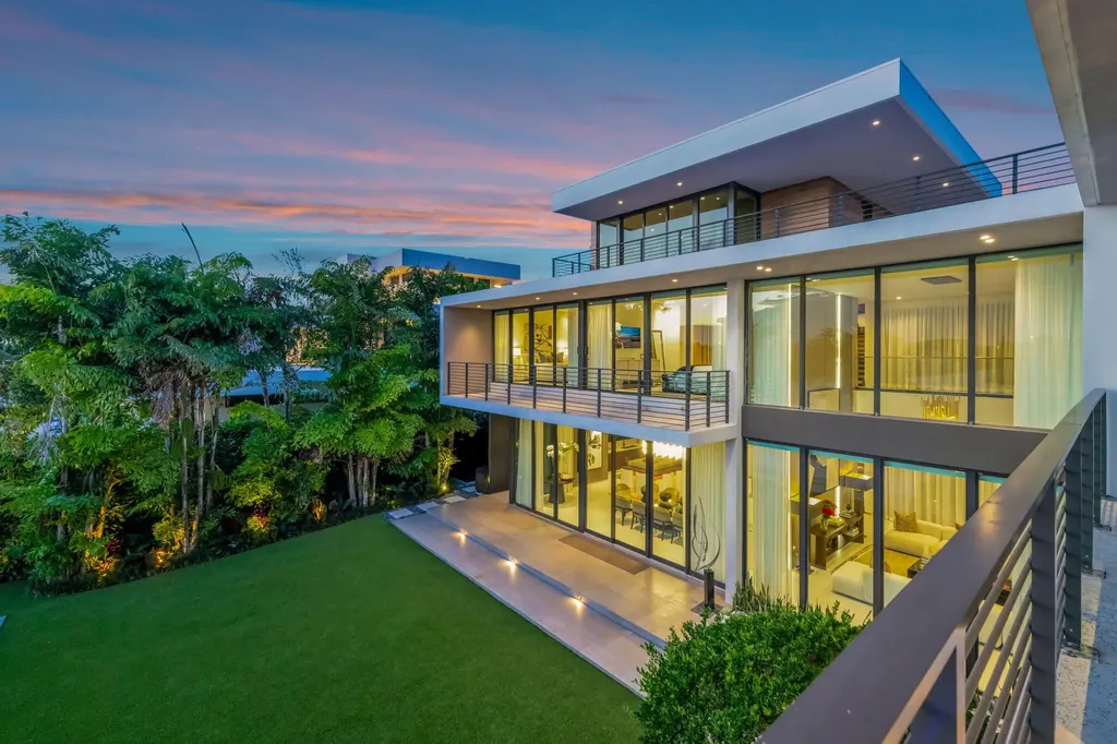1529 Middle River Drive Fort Lauderdale FL 33304
