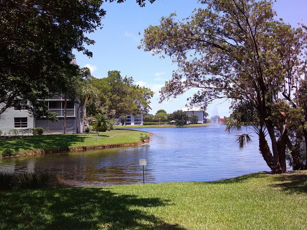 9420 Poinciana Place Davie FL 33324