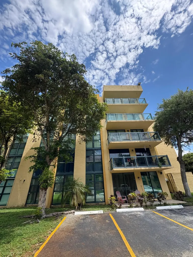 11800 SW 18th Street Miami FL 33175