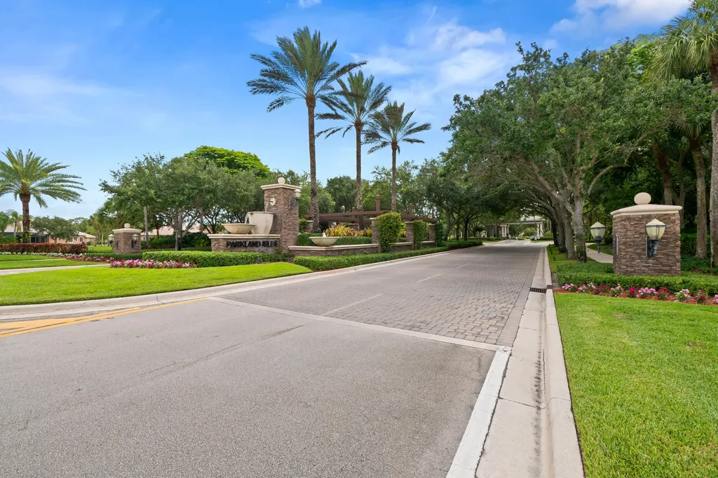 11184 NW 65th Court Parkland FL 33076