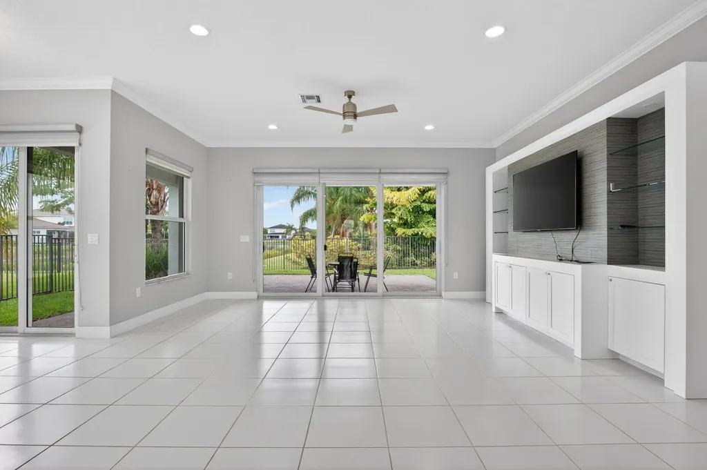 15251 Waterleaf Lane Delray Beach FL 33446