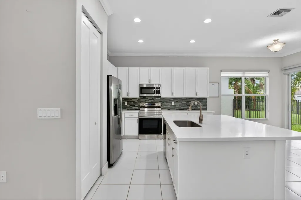 15251 Waterleaf Lane Delray Beach FL 33446