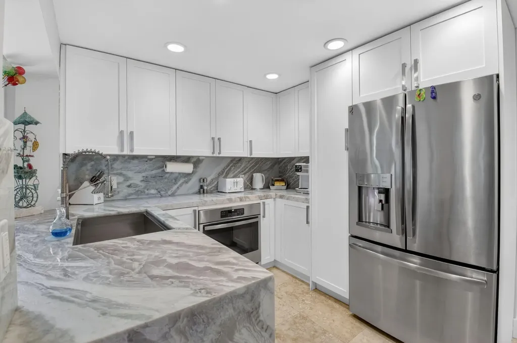 122 Andrews Avenue Delray Beach FL 33483