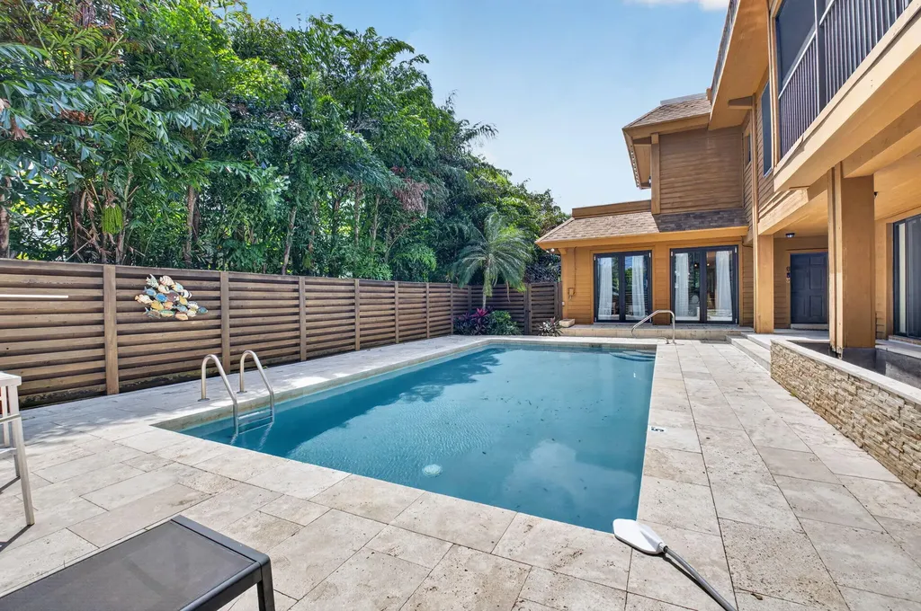 122 Andrews Avenue Delray Beach FL 33483