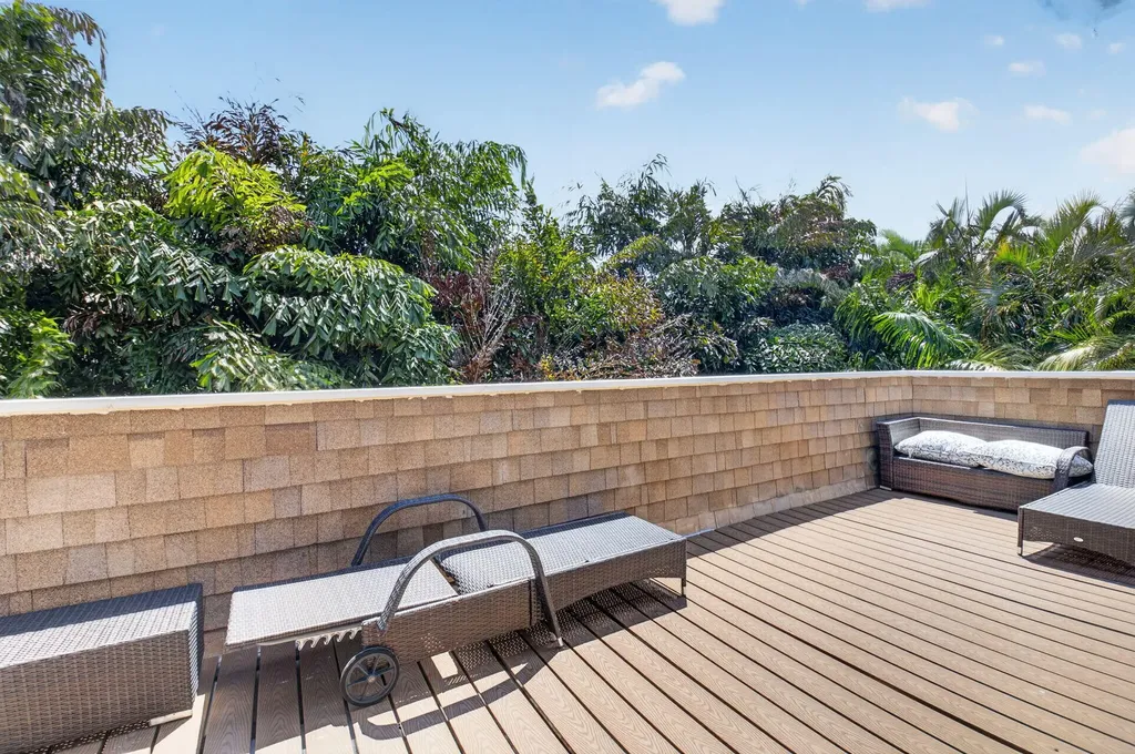 122 Andrews Avenue Delray Beach FL 33483