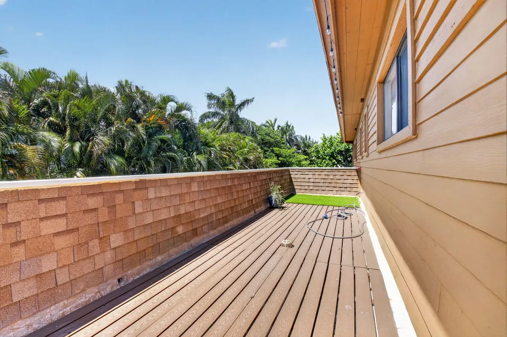 122 Andrews Avenue Delray Beach FL 33483