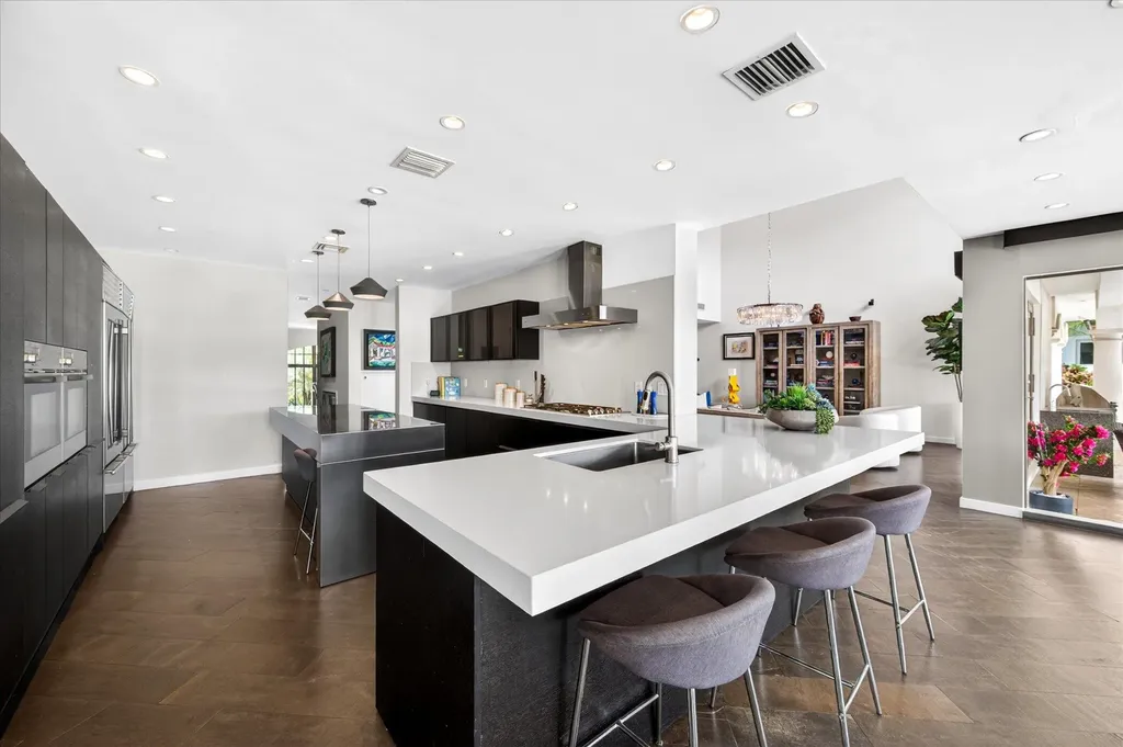 2740 NE 17th Street Fort Lauderdale FL 33305