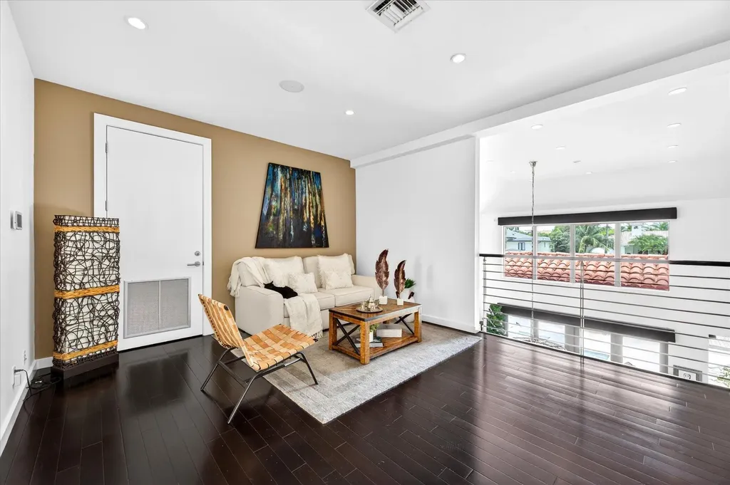 2740 NE 17th Street Fort Lauderdale FL 33305