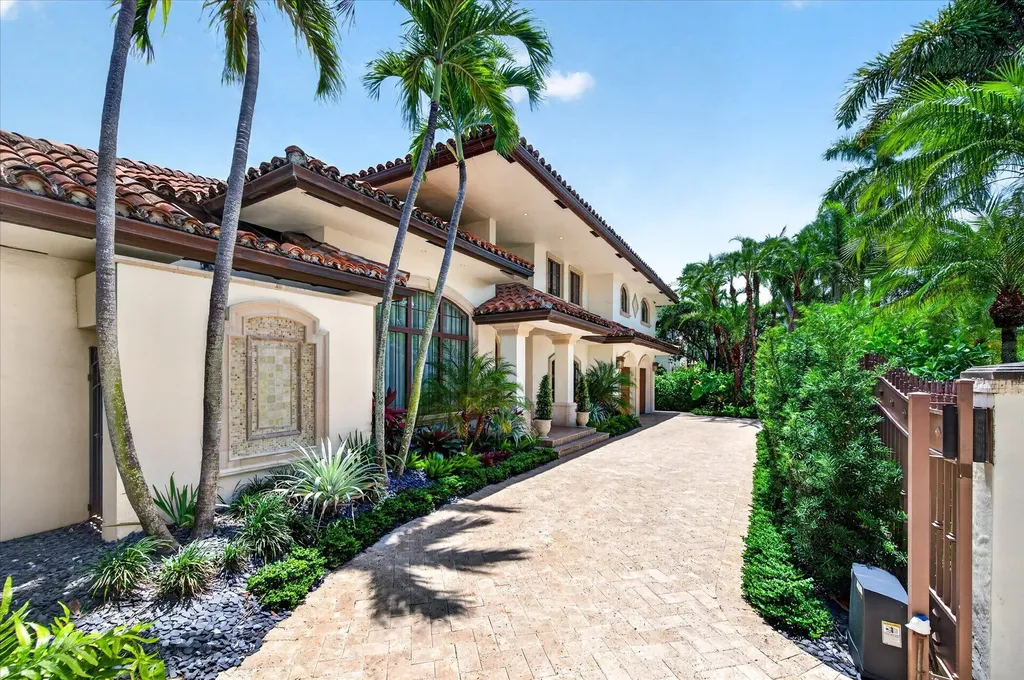 2740 NE 17th Street Fort Lauderdale FL 33305