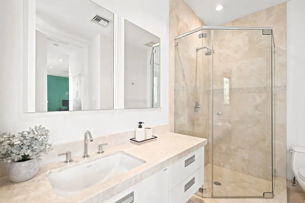 2740 NE 17th Street Fort Lauderdale FL 33305