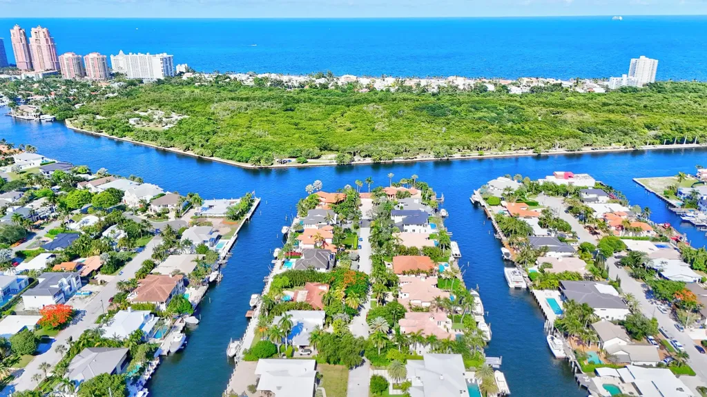 2740 NE 17th Street Fort Lauderdale FL 33305
