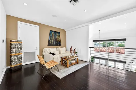 2740 NE 17th Street Fort Lauderdale FL 33305