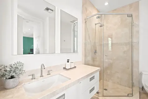 2740 NE 17th Street Fort Lauderdale FL 33305