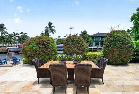 2740 NE 17th Street Fort Lauderdale FL 33305