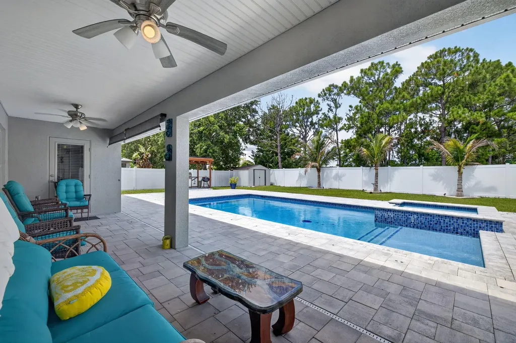 6748 NW Mamie Court Port St Lucie FL 34983