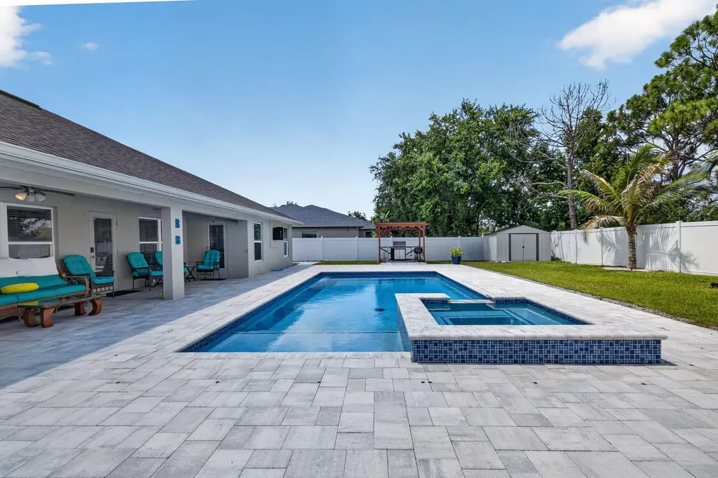 6748 NW Mamie Court Port St Lucie FL 34983