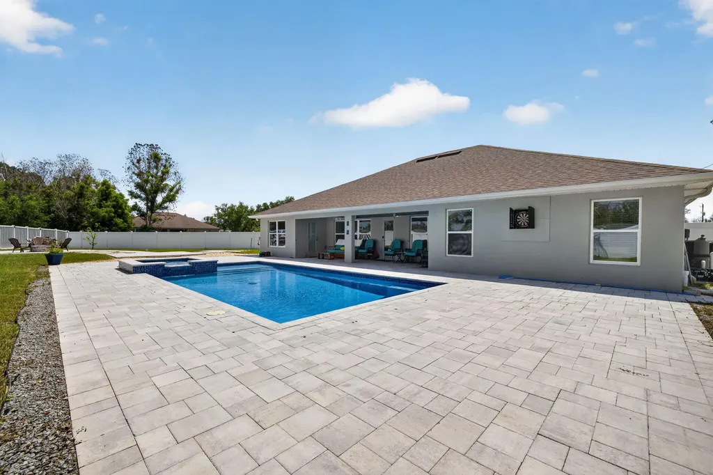 6748 NW Mamie Court Port St Lucie FL 34983