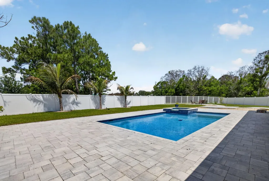 6748 NW Mamie Court Port St Lucie FL 34983