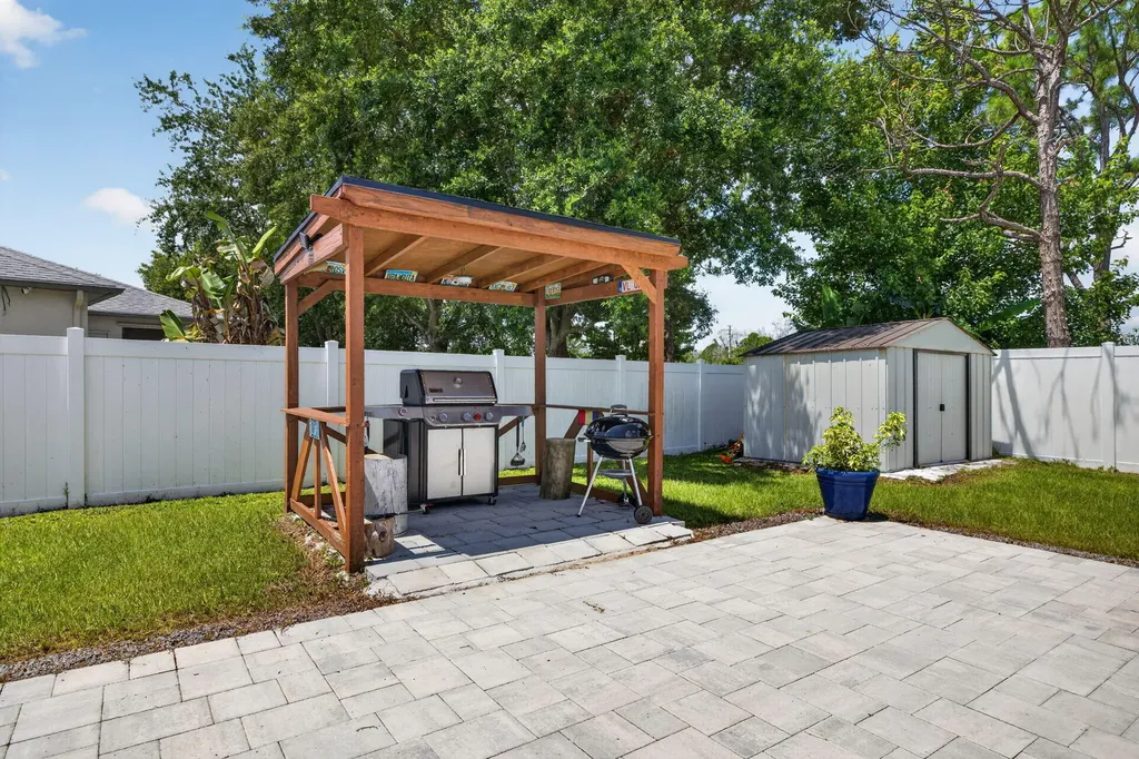 6748 NW Mamie Court Port St Lucie FL 34983