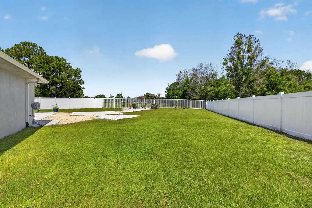 6748 NW Mamie Court Port St Lucie FL 34983