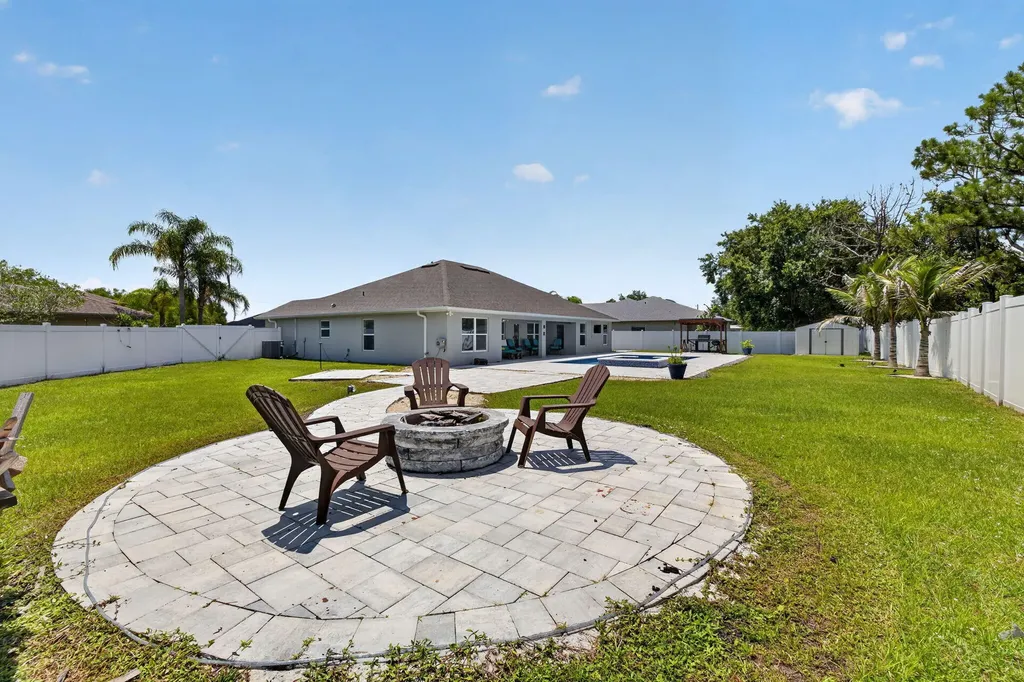 6748 NW Mamie Court Port St Lucie FL 34983