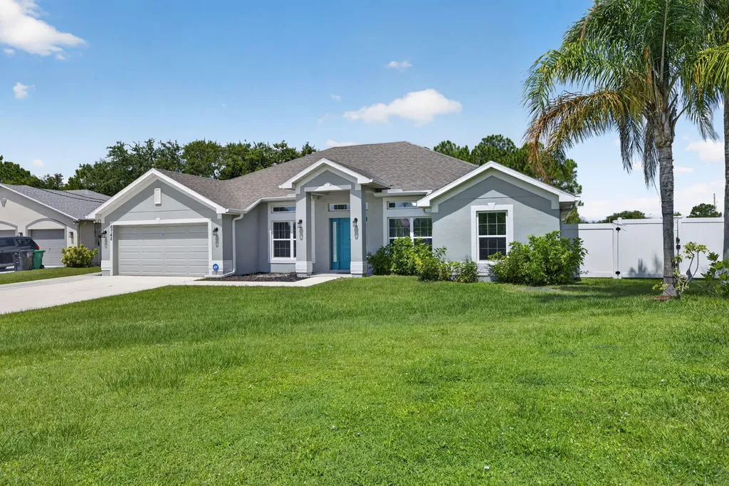 6748 NW Mamie Court Port St Lucie FL 34983