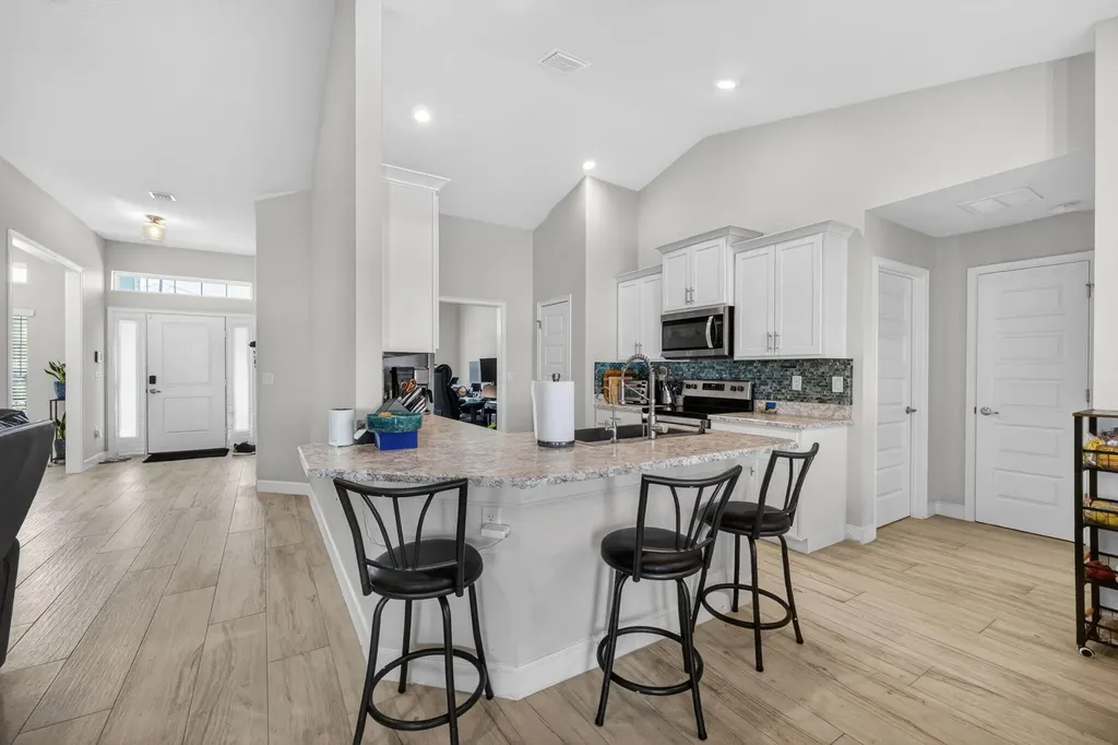 6748 NW Mamie Court Port St Lucie FL 34983