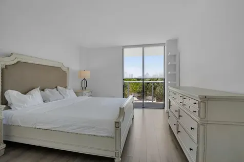 3701 N Country Club Drive Aventura FL 33180