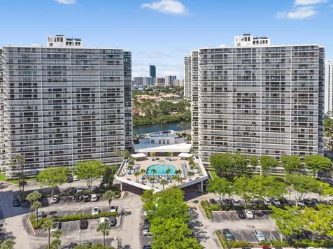 3701 N Country Club Drive Aventura FL 33180