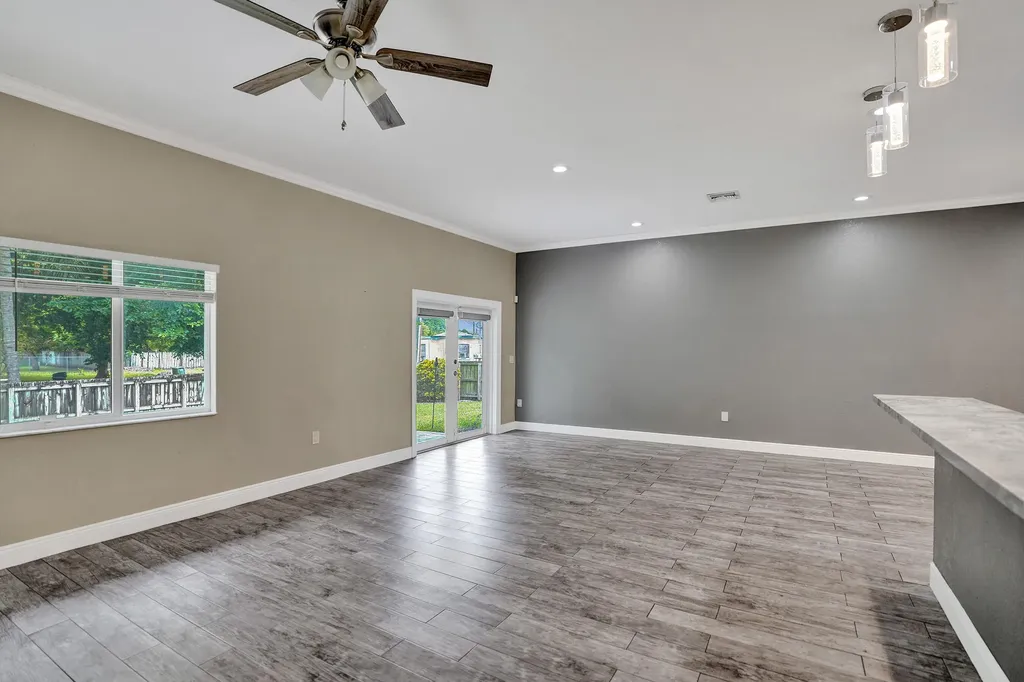 434 NW 21st Avenue Pompano Beach FL 33069