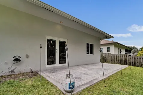 434 NW 21st Avenue Pompano Beach FL 33069